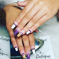 Magna Designer manicure: unhas em Jardim Veneza, Peruíbe