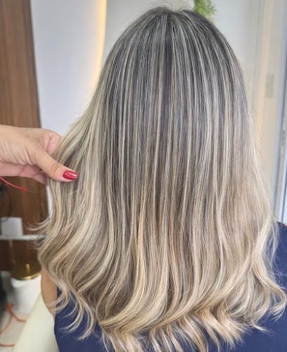 (Especialista Em Cabelo Loiros E Tratamento) By Isabella Costa: cabelo em Boqueirão, Praia Grande