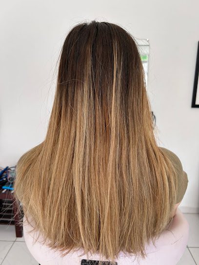 Studio kamyla: salão de beleza em Ribeirópolis, Praia Grande