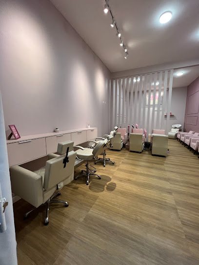 Fernanda Mendes Studio: salão de beleza em Vila Sonia, Praia Grande