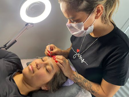 Ariane Gaque: cílios em Centro, Peruíbe (foto 3)
