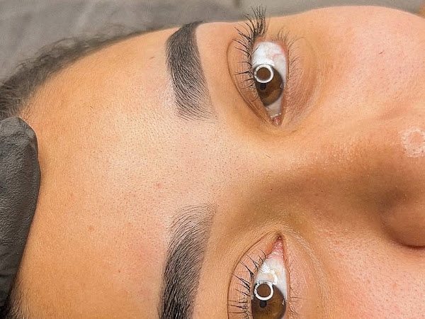 Millena Araujo: cílios em Jardim Irmã Dolores, São Vicente
