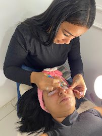 Studio Leslee e Isamara: salão de beleza em Vila Ponte Nova, São Vicente (foto 2)
