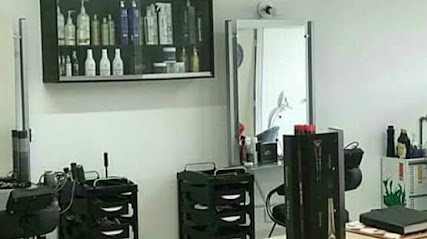 Studio Beauty's Essence: salão de beleza em Jardim Independencia, São Vicente