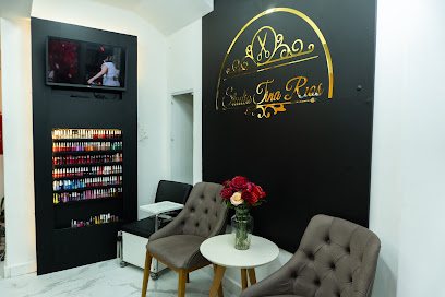 Studio Tina Rios: salão de beleza em Centro, São Vicente