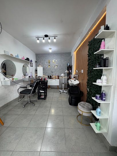 Studio IngridSilveira: salão de beleza em Cidade Náutica, São Vicente