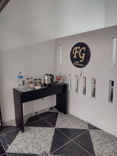 Studio Fernanda Guimarães: salão de beleza em Ribeirópolis, Praia Grande
