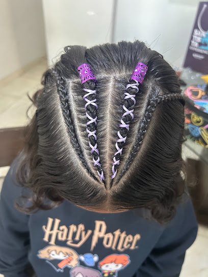 Studio Katia Chris trancista: cabelo em Vila Cascatinha, São Vicente (foto 3)