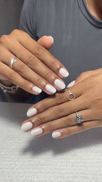 Gabriela Almondes: unhas em Boqueirão, Praia Grande (foto 2)