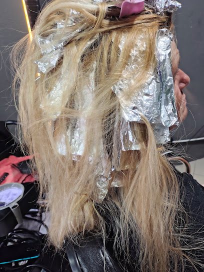 Salão Da Gi: cabelo em Parque Bitaru, São Vicente (foto 3)