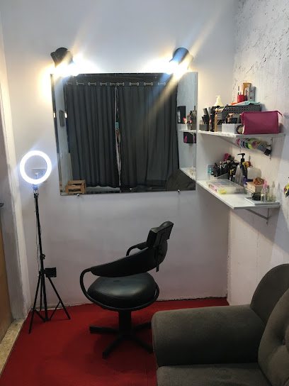 Clara Andrade Studio: salão de beleza em Parque Continental, São Vicente