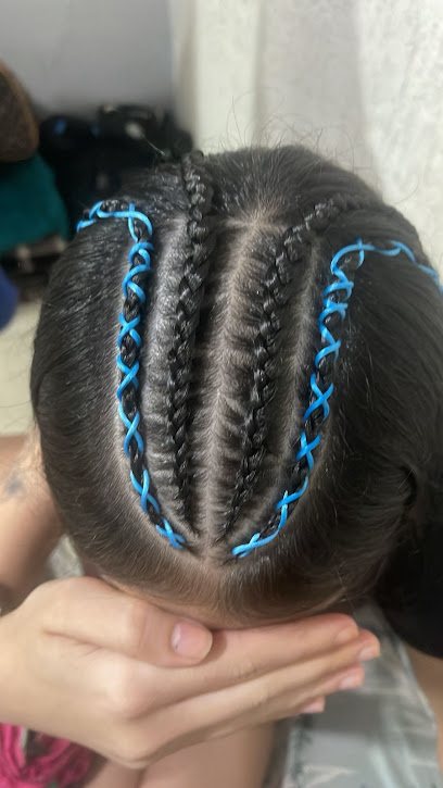 Ramos tranças: cabelo em Esplanada dos Barreiros, São Vicente