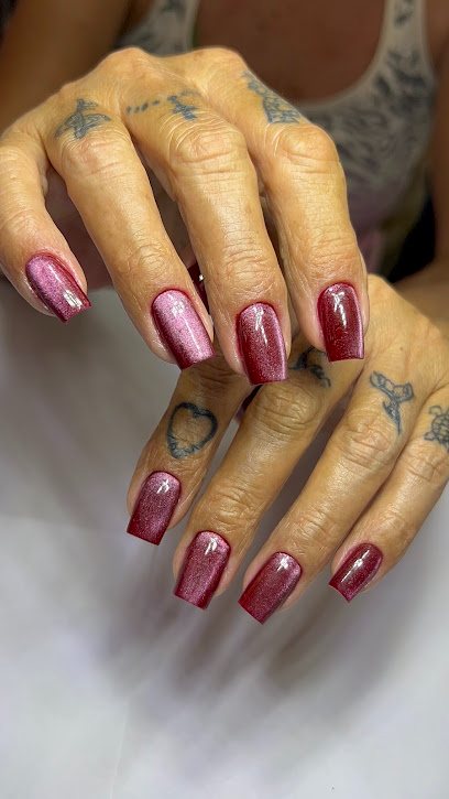 Vitorino Esmalteria: unhas em Balneário Esmeralda, Praia Grande
