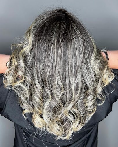 Patricia Cristino Hair Stylist: cabelo em Jardim Nova Republica, Cubatão