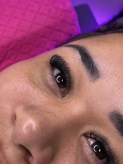 Lanny Lash: cílios em Centro, São Vicente