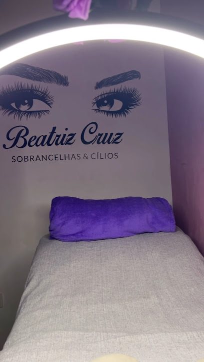 Beatriz Cruz Sobrancelhas e Cílios: sobrancelhas em Vila Assuncao, Praia Grande