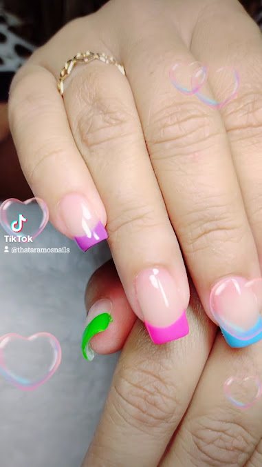 Unhas em Gel By Thata Ramos: unhas em Parque das Bandeiras, São Vicente