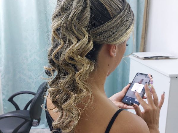 Salão & Beleza especialista em loiro e Mega Hair Quimicas em Geral: cabelo em SAMAMBAIA, Praia Grande (foto 2)