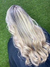 Aline da Hora Hair: cabelo em Vila Sonia, Praia Grande