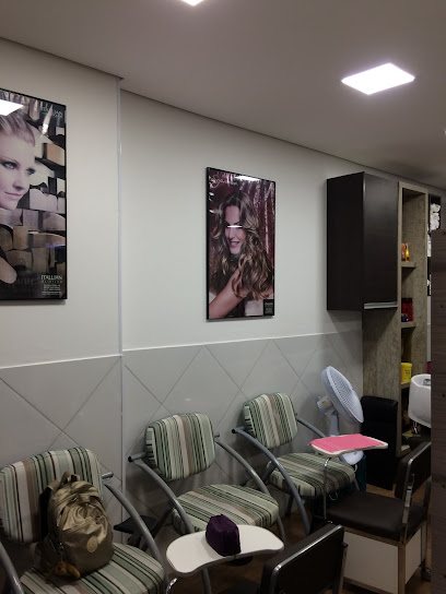 Carlos e Equipe Coiffeur: cabelo em Centro, São Vicente