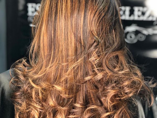Carlos Reymond e Dih Vieira: salão de beleza em Centro, São Vicente (foto 2)