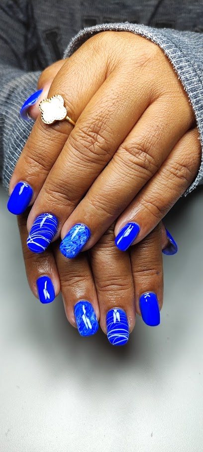 Studio Yasmin Pereira: unhas em Oasis, Peruíbe