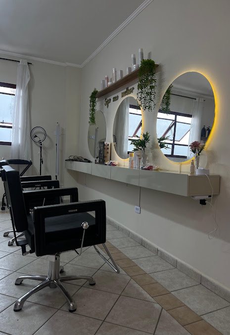 Studio Alessandra Silva: salão de beleza em Vila Tupi, Praia Grande