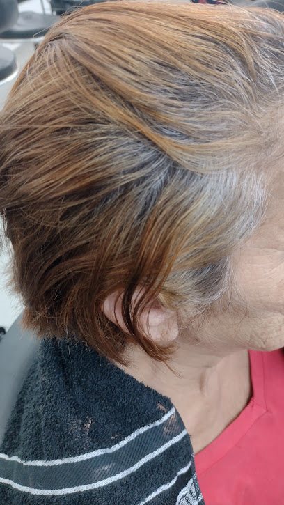 Studio de beleza MT: cabelo em Estância Antonio Novaes, Peruíbe