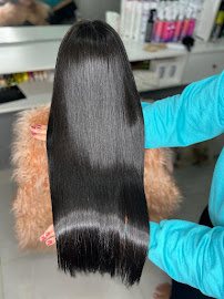Studio Beatríz Vergueiros: cabelo em Jardim Caraminguava, Peruíbe