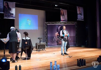 Adriano Alonso: salão de beleza em Itararé, São Vicente