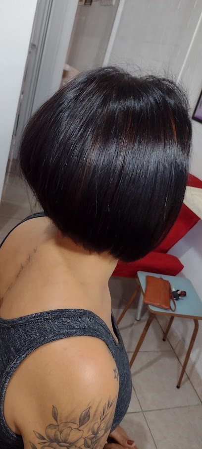 Luiza Studio Beauty: cabelo em Guilhermina, Praia Grande